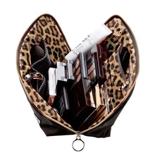 Load image into Gallery viewer, Kusshi Vacationer Makeup Bag