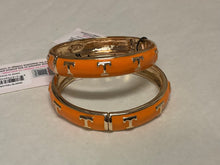 Load image into Gallery viewer, Tennessee Vols Sculpted Enamel Logo Hinge Bangle
